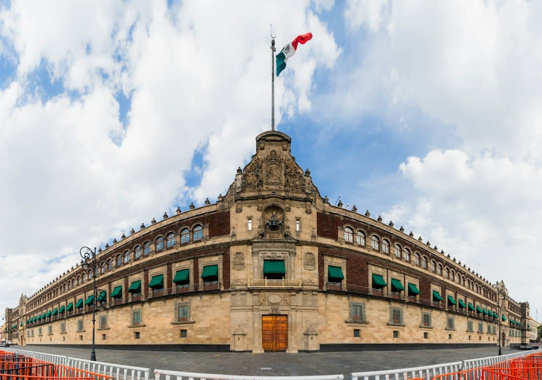 Gobierno admite 3% de desabasto de medicamentos en el IMSS e ISSSTE, pero cifras posteriores y reportes civiles muestran un panorama más complejo