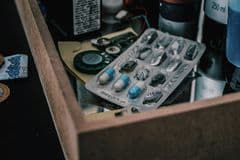 Inhabilitan hasta por 10 años a funcionarios de Salud que dejaron caducar medicamentos